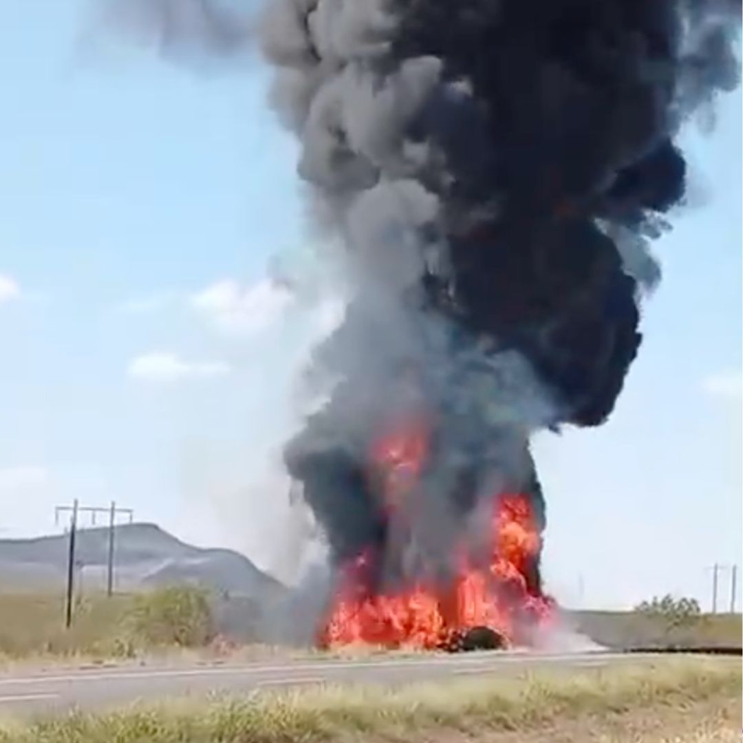 Debido al accidente, permanece cerrado un tramo de la carretera
